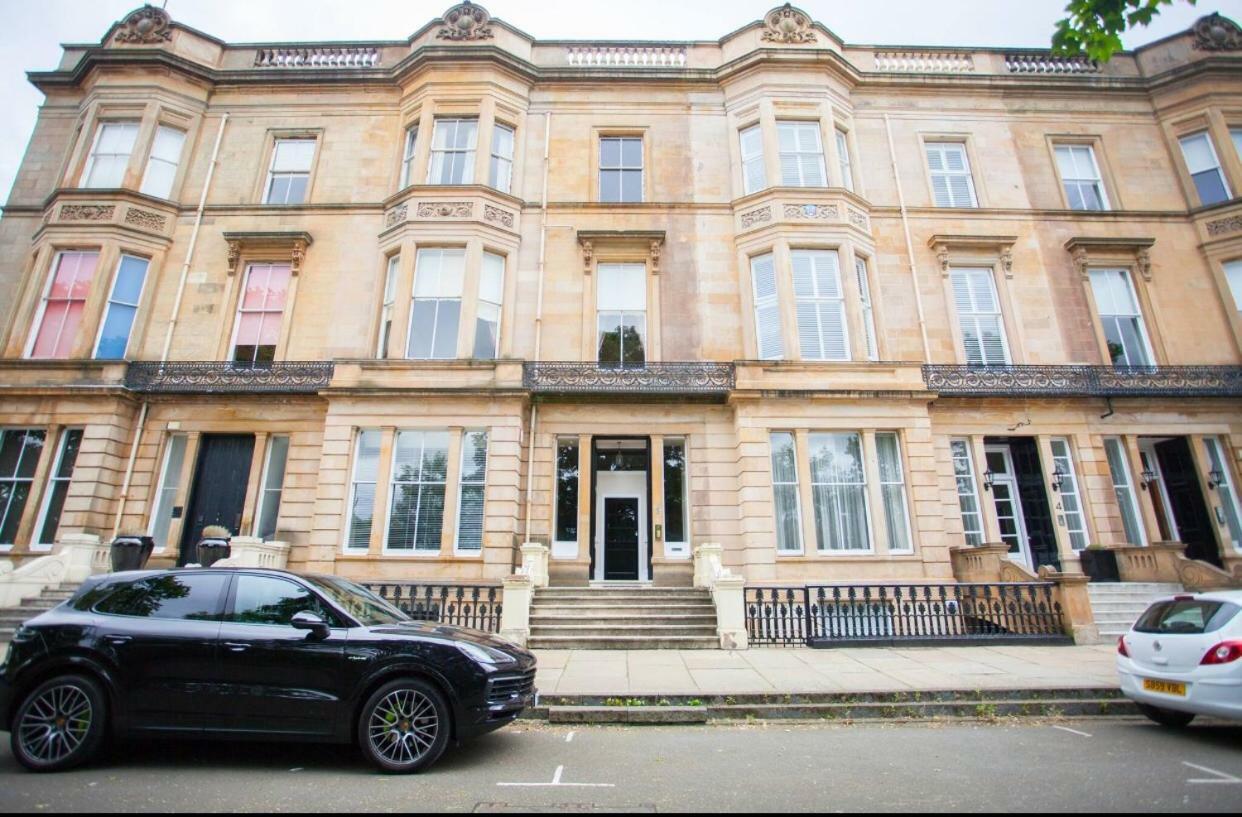 Grand In The Park Apartment Glasgow Exterior photo