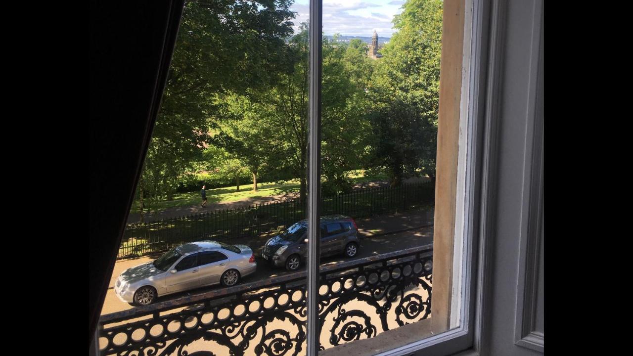 Grand In The Park Apartment Glasgow Exterior photo